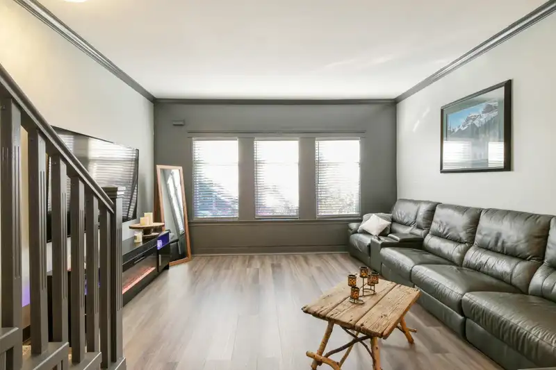 9 5988 OLD MCLELLAN ROAD - photo 3 of 25
