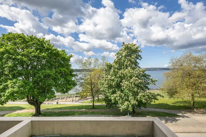 302 2015 BEACH AVENUE - photo 1 of 25