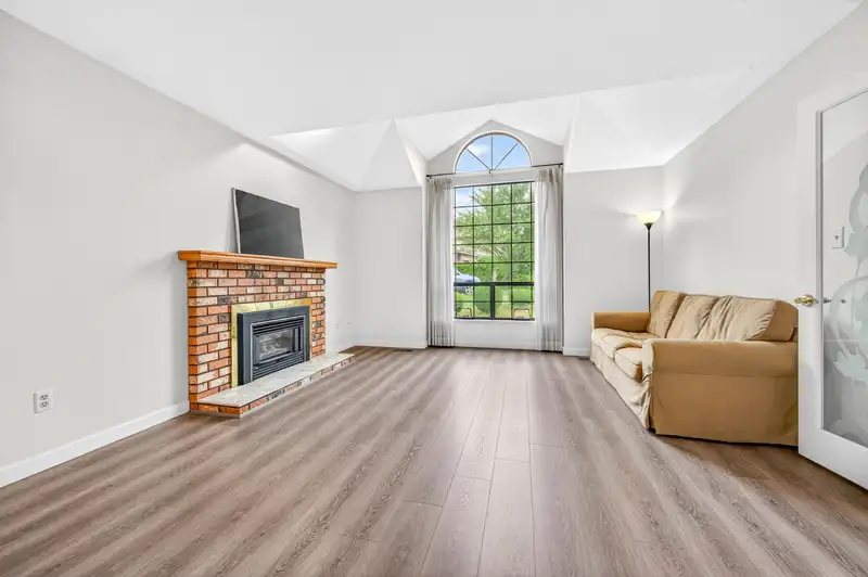10467 GLENBROOK GROVE - photo 4 of 40