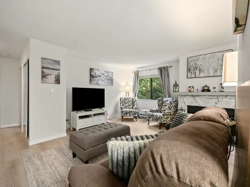 202 7095 133B STREET - photo 3 of 25