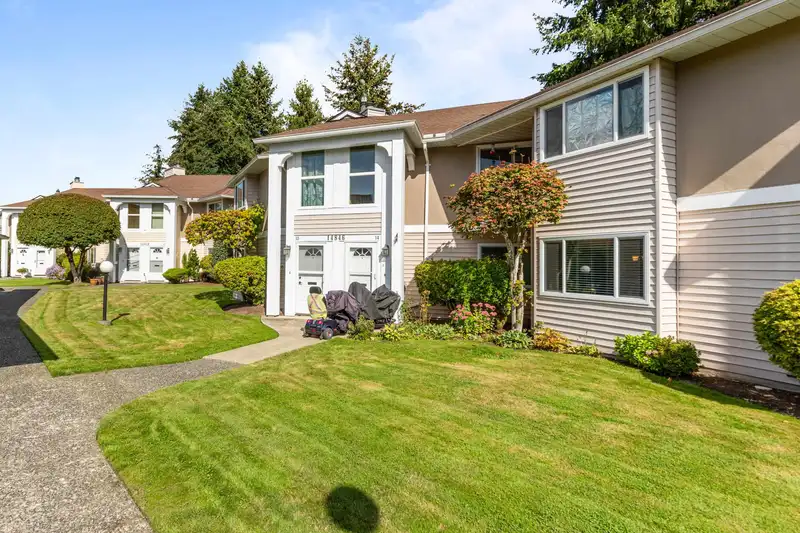 14 14846 100 AVENUE - photo 3 of 37