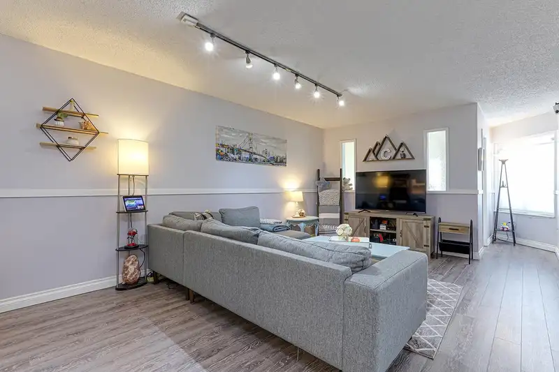 121 9635 121 STREET - photo 3 of 35