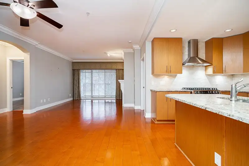 207 16421 64 AVENUE - photo 3 of 38