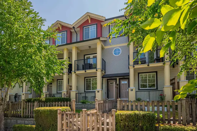 10 13886 62 AVENUE - photo 2 of 35