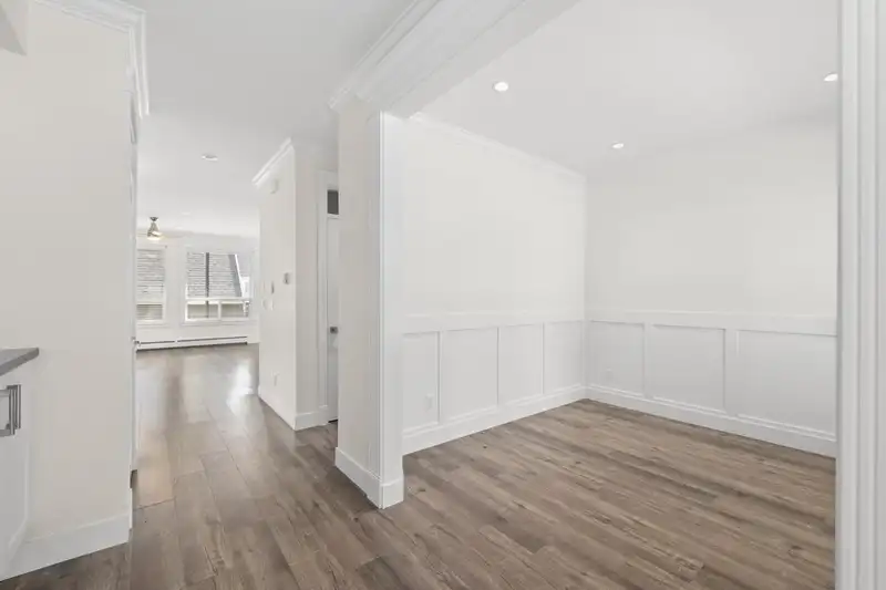 13082 60 AVENUE - photo 4 of 37