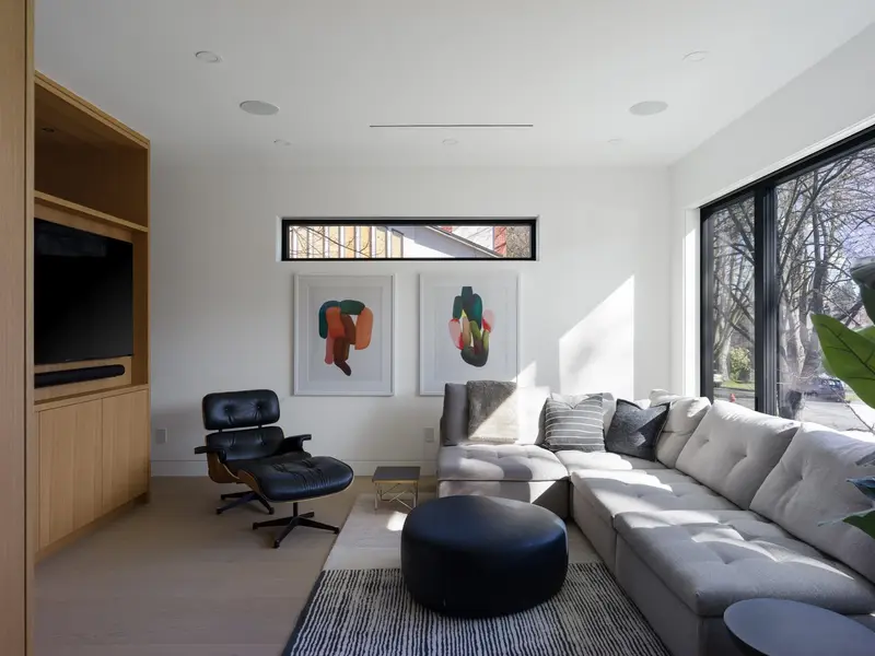 91 E 40TH AVENUE - photo 4 of 25