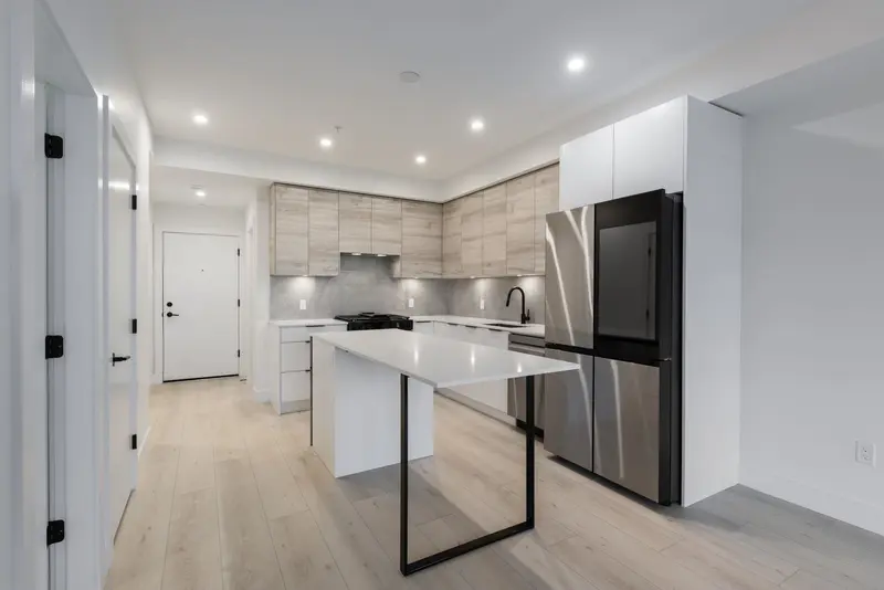 604 30494 CARDINAL AVENUE - photo 3 of 7