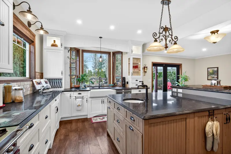 21687 48A AVENUE - photo 3 of 25