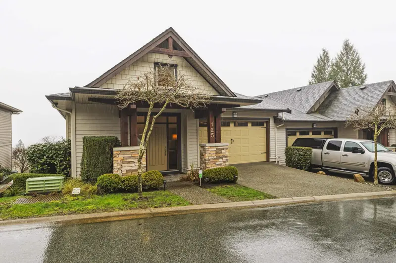 125 3458 BURKE VILLAGE PROMENADE - photo 2 of 25