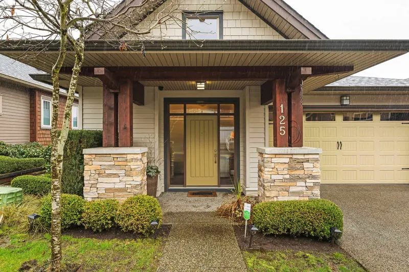 125 3458 BURKE VILLAGE PROMENADE - photo 3 of 25