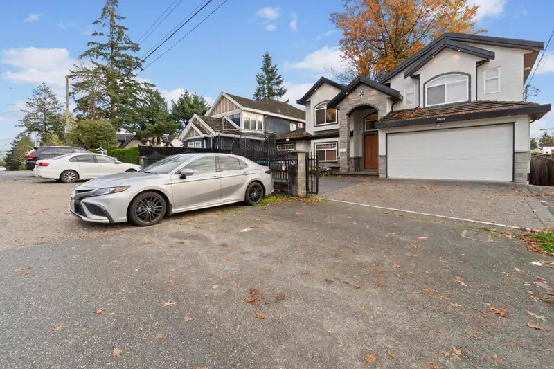 14234 110 AVENUE - photo 2 of 40