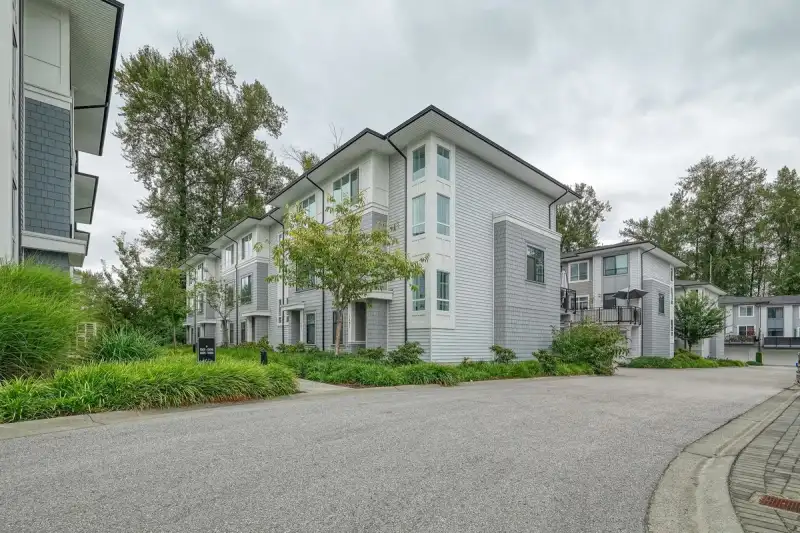 1601 18505 LAURENSEN PLACE - photo 1 of 22