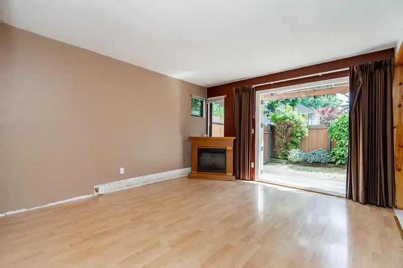 14 9400 128 STREET - photo 4 of 31