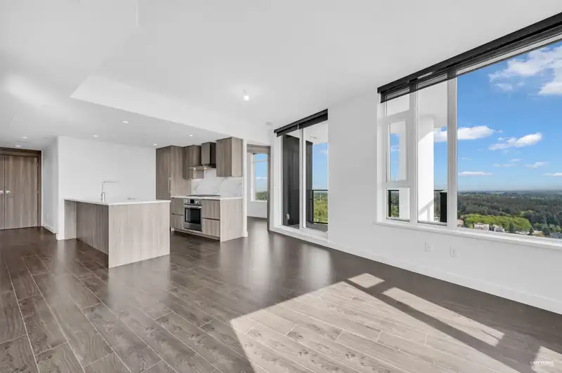 4008 9887 WHALLEY BOULEVARD - photo 3 of 36