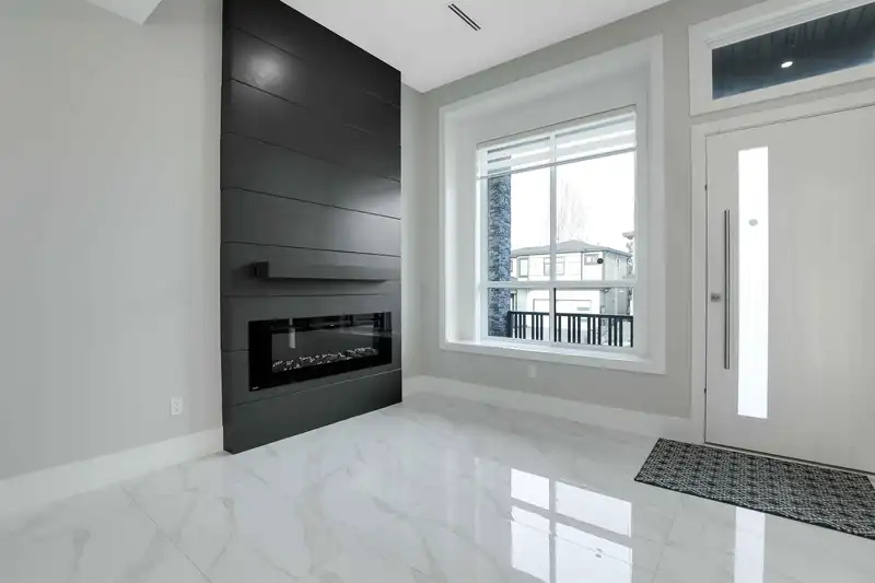 6291 150A STREET - photo 2 of 40