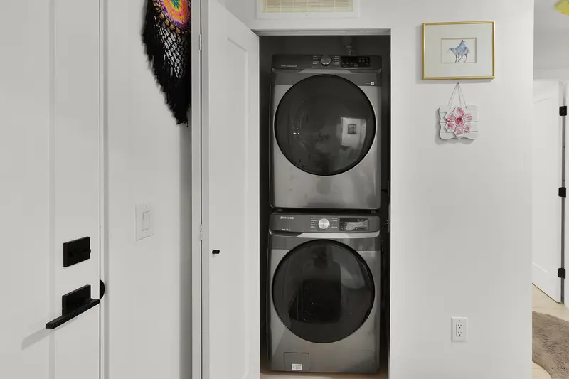 408 19945 BRYDON CRESCENT - photo 4 of 25