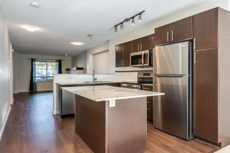 77 19250 65 AVENUE - photo 4 of 25