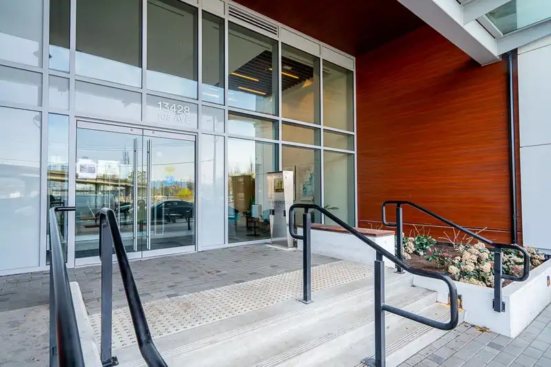 2508 13428 105 AVENUE - photo 2 of 40