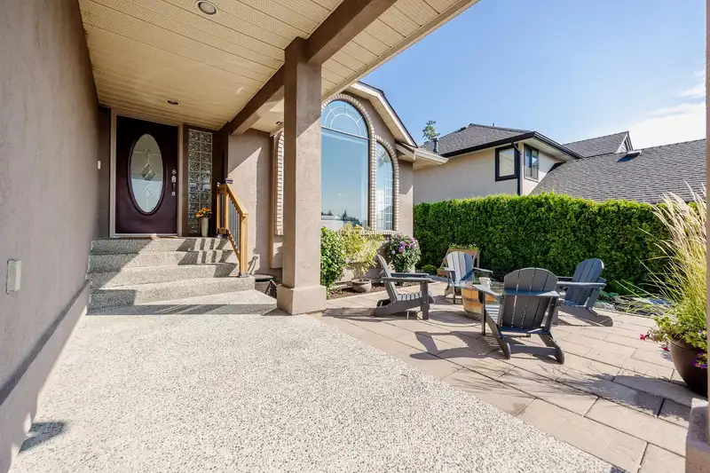 19009 59A AVENUE - photo 2 of 40