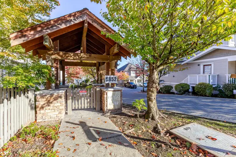 73 6852 193 STREET - photo 2 of 25