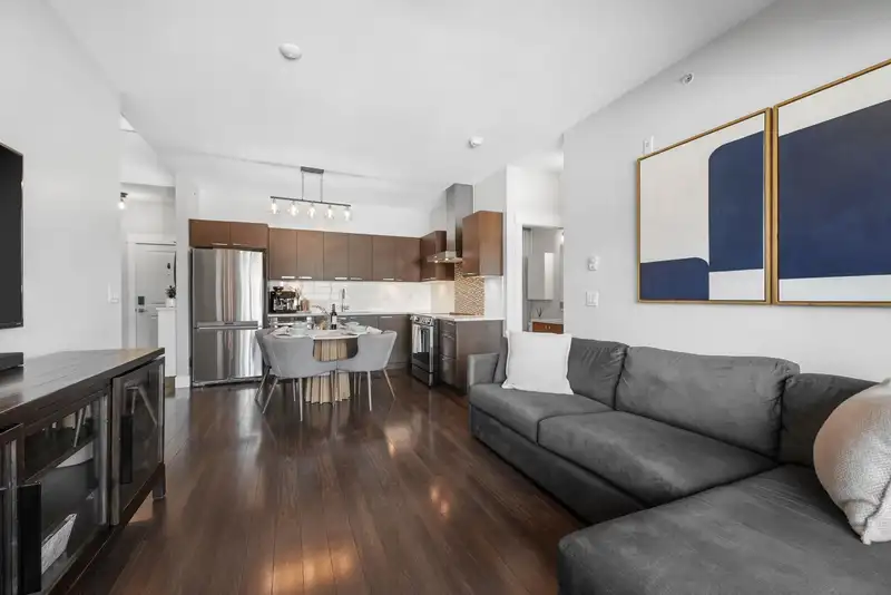 406 5811 177B STREET - photo 3 of 33