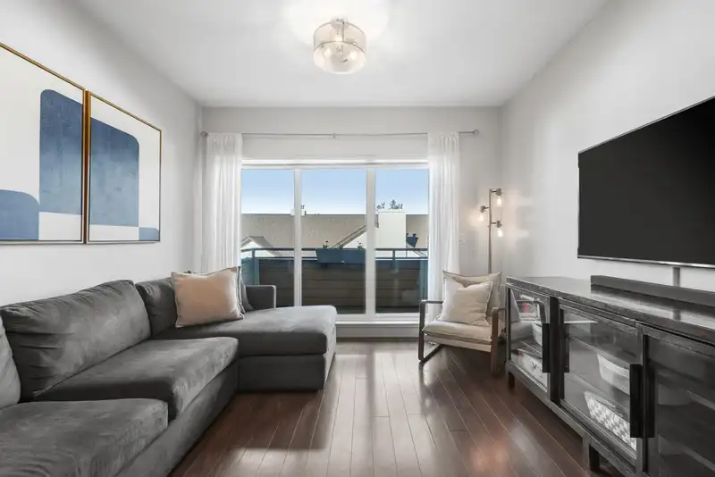 406 5811 177B STREET - photo 4 of 33