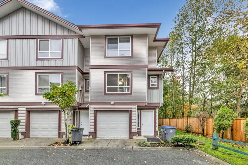 27 12730 66 AVENUE - photo 1 of 20