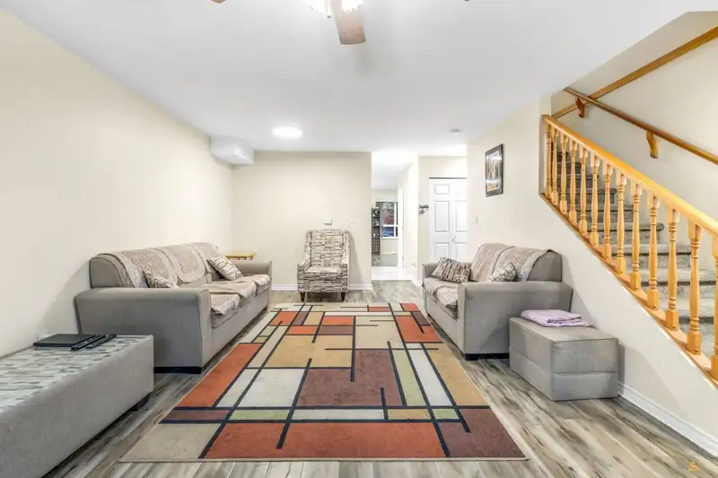 27 12730 66 AVENUE - photo 3 of 20
