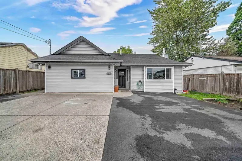 12707 113B AVENUE - photo 2 of 29