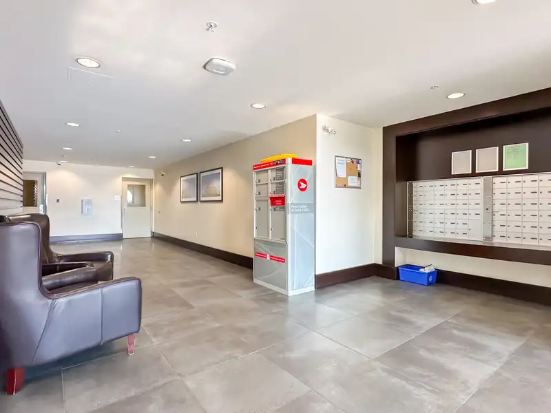 109 16398 64 AVENUE - photo 3 of 21