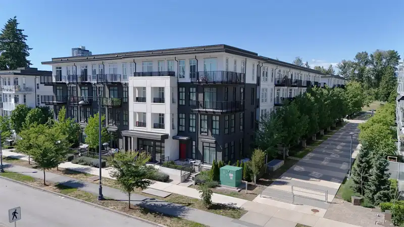 304 13963 105 BOULEVARD - photo 2 of 37