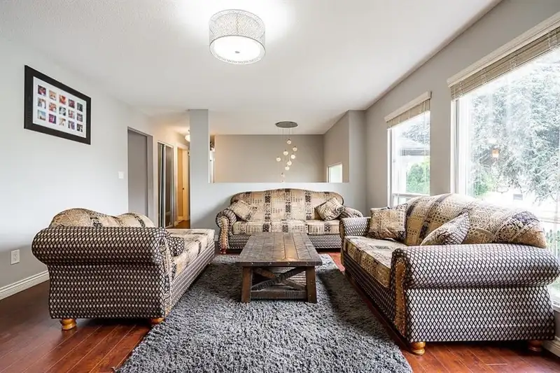 12845 64 AVENUE - photo 2 of 22