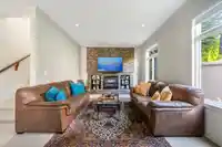 6143 150B STREET - thumbnail 3