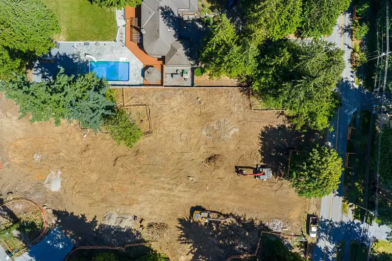 13803 56 AVENUE - photo 3 of 20