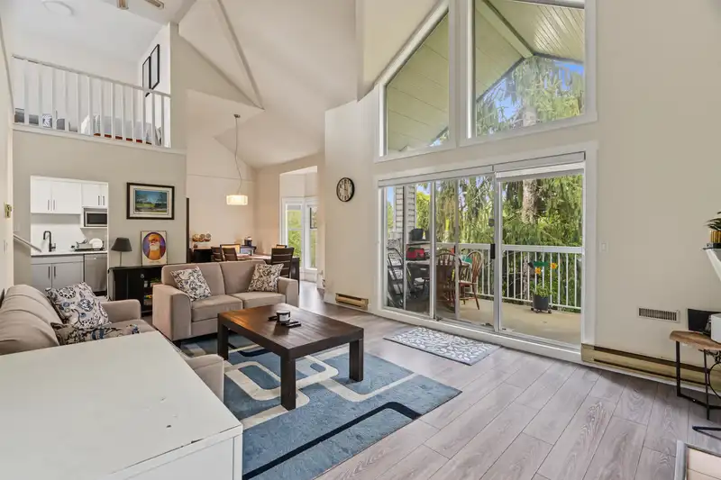 315 13918 72 AVENUE - photo 3 of 25