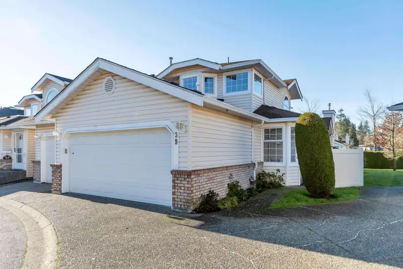 39 9168 FLEETWOOD WAY - photo 3 of 38