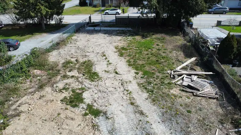 10585 128 STREET - photo 2 of 6