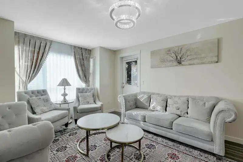 205 14960 102A AVENUE - photo 4 of 23