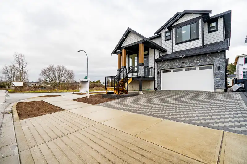 10648 124 STREET - photo 2 of 25