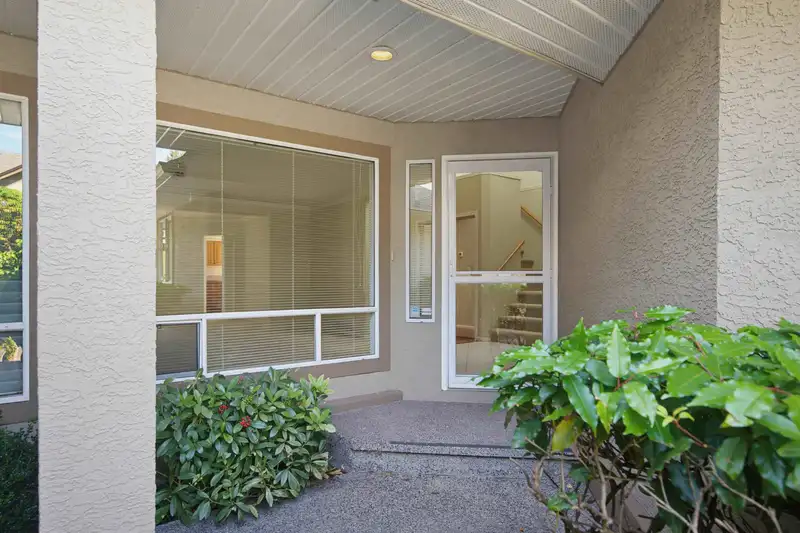 107 15988 83 AVENUE - photo 3 of 34