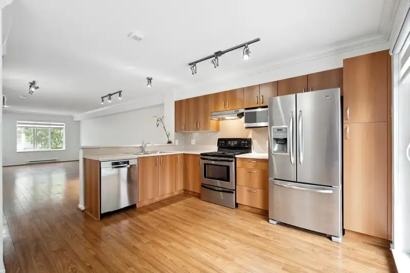 48 15155 62A AVENUE - photo 2 of 39