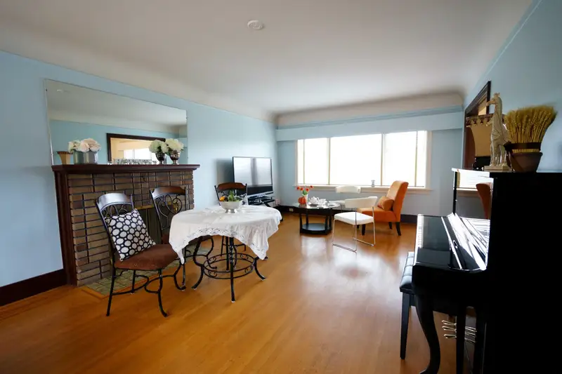 3945 W 10TH AVENUE - photo 4 of 25