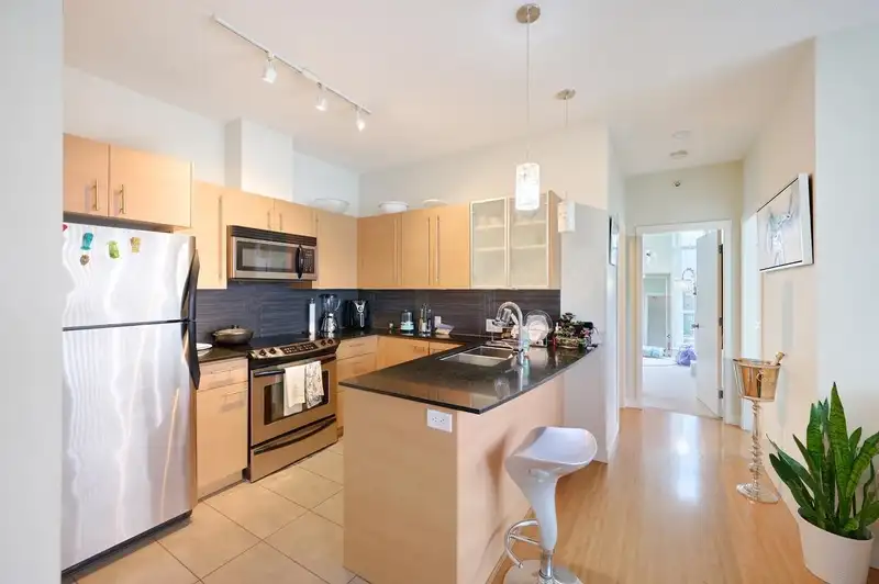 808 13399 104 AVENUE - photo 4 of 18