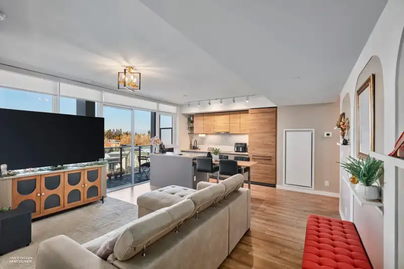 710 10448 UNIVERSITY DRIVE - photo 1 of 40