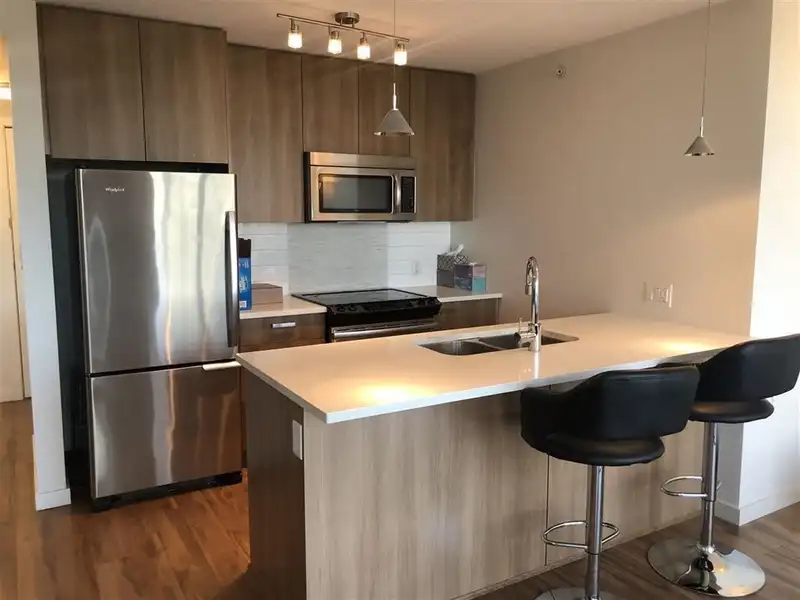 907 13325 102A AVENUE - photo 4 of 19