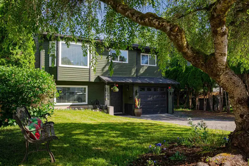 8135 138 STREET - photo 2 of 38