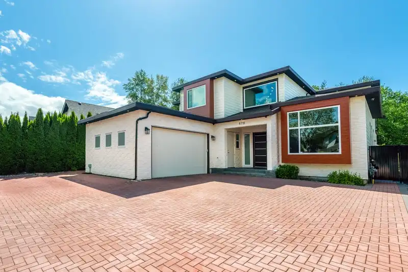 6711 123A STREET - photo 2 of 33