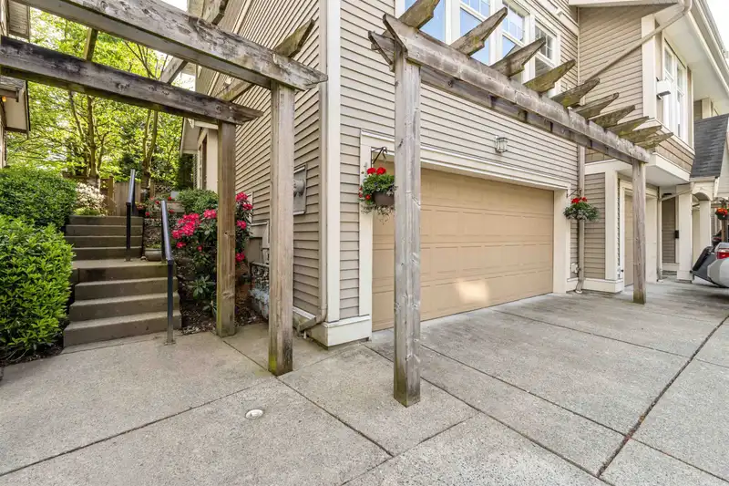 12 6588 188 STREET - photo 2 of 31