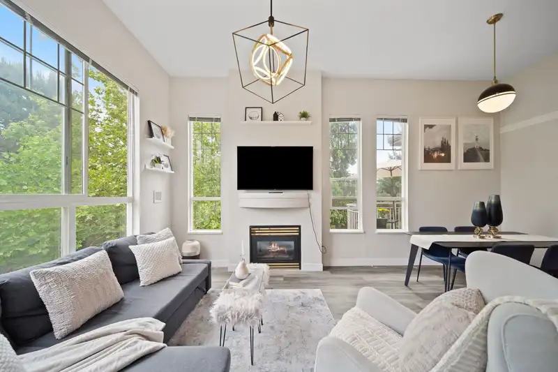 404 10186 155 STREET - photo 1 of 25