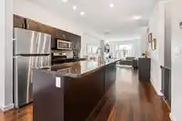 5 6956 193 STREET - thumbnail 2
